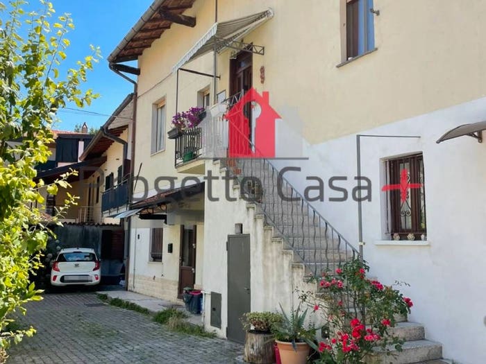 Appartamento trilocale in vendita in Via Giuseppe Garibaldi, Centro, Carnago