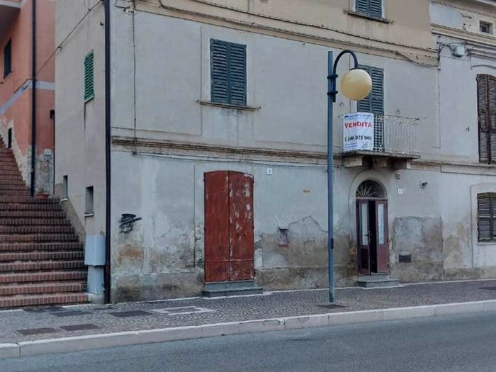 Casa con 6 locali in vendita in Centro, Castel Frentano