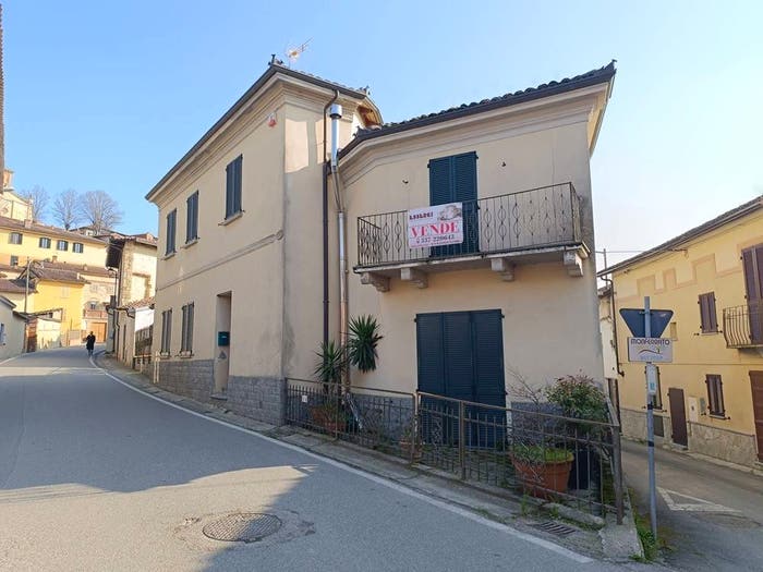 Casa con 6 locali in vendita in Via Pietro Badoglio, Centro, Grazzano Badoglio