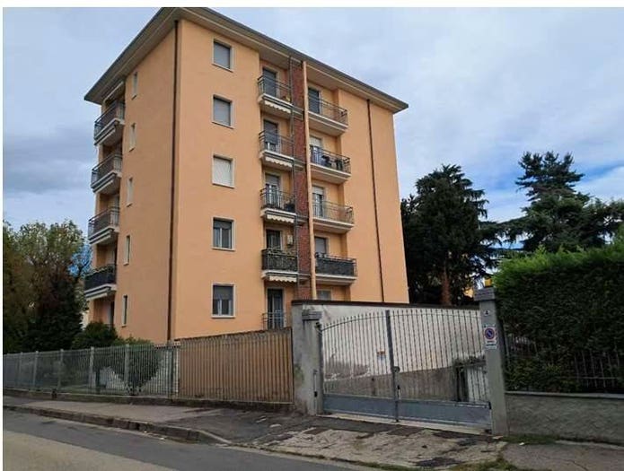 Appartamento quadrilocale in vendita in via Folletta, Abbiategrasso