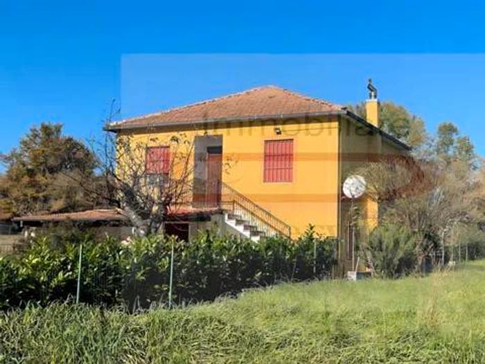 Casa con 6 locali in vendita in Contrada Riosacco, Castro dei Volsci
