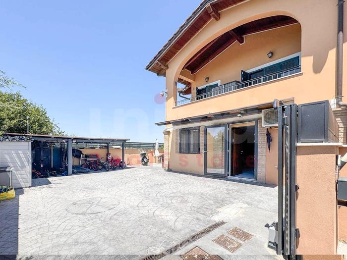 Casa quadrilocale in vendita in Via Giuseppe Dechelette, Ostia Antica, Roma