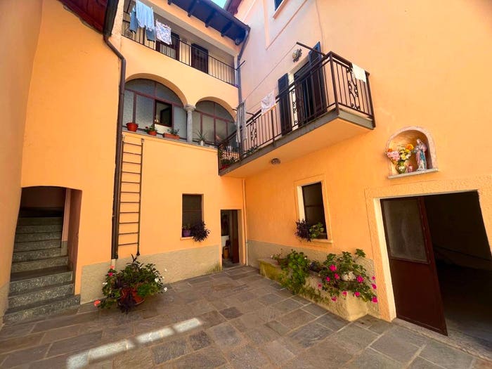 Appartamento bilocale in vendita in Via Camillo Benso di Cavour, Centro, Ghiffa