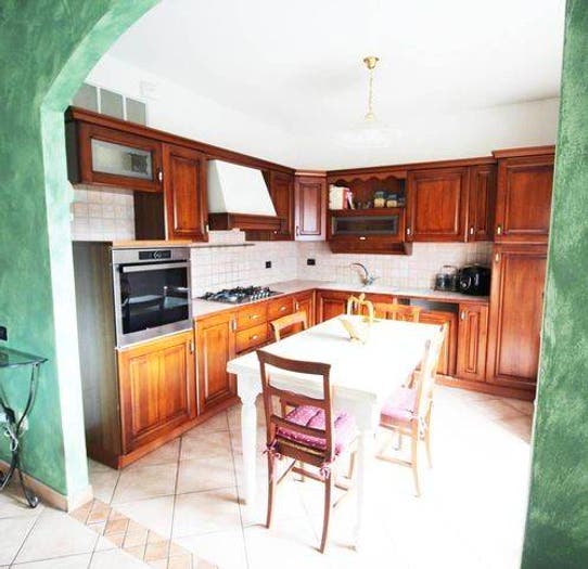 Casa con 5 locali in vendita in Via Gaetano Donizetti, Centro, Fermignano