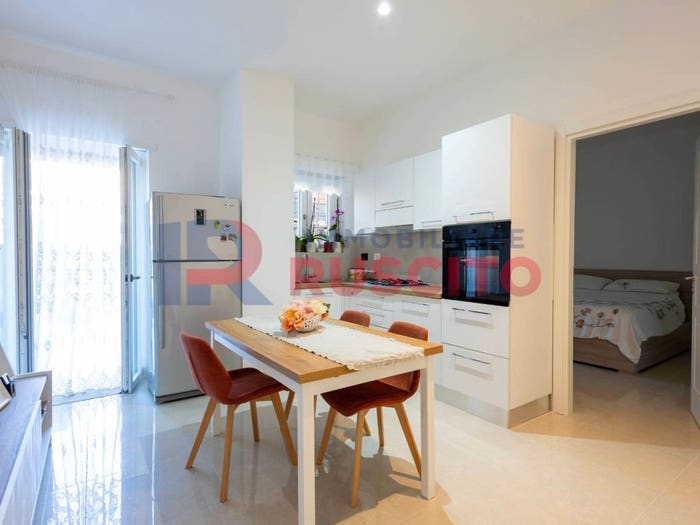 Appartamento trilocale in vendita in Via del Lavatore, Centro, Ladispoli