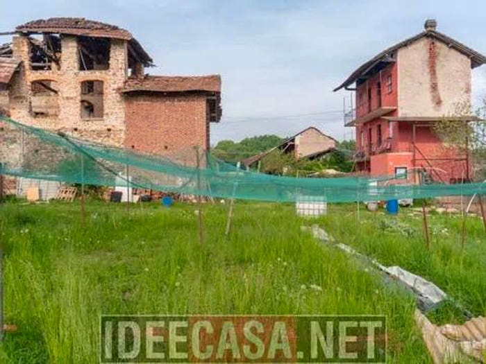 Casa con 6 locali in vendita in Via Maggiora, Centro, Borgomanero