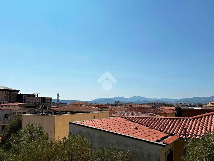 Casa con 6 locali in vendita in Via Pellegrino Tibaldi, Viale Aldo Moro Ospedale Vecchio, Olbia