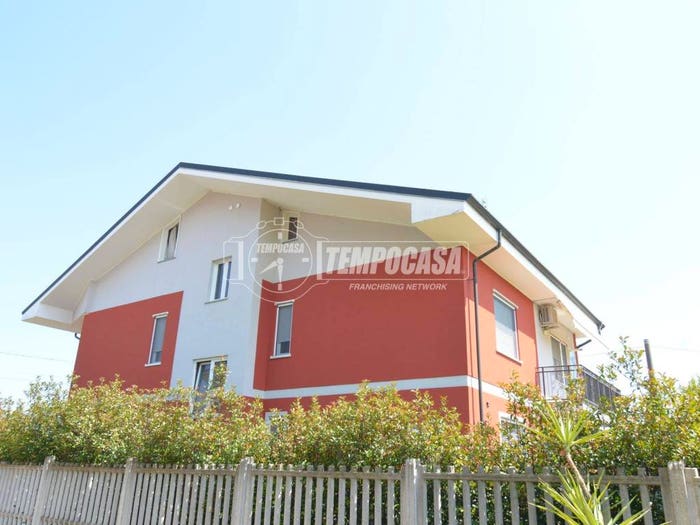 Appartamento trilocale in vendita in Vicolo pavonesche, Centro, Bosconero