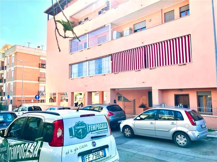 Appartamento trilocale in vendita in Via Santa Costanza, San Pio Cappuccini, Civitavecchia
