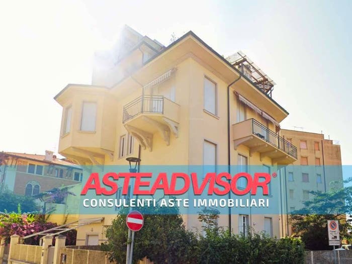 Appartamento quadrilocale in vendita in Via Gioacchino Rossini, Città Giardino, Viareggio