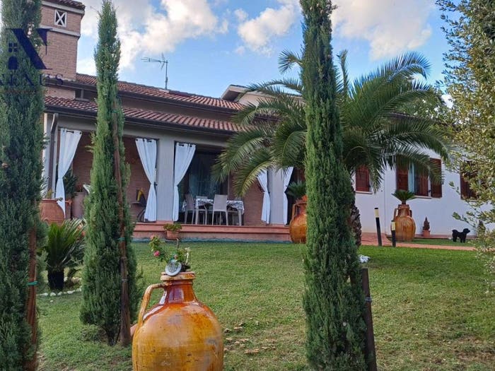 Casa con 6 locali in vendita in Gallo, Petriano