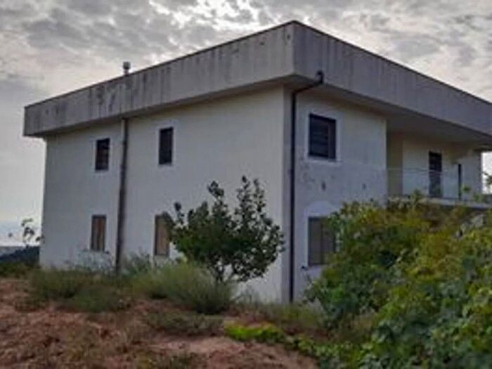 Appartamento con 6 locali in vendita in Contrada Magulini SNC, Centro, Davoli