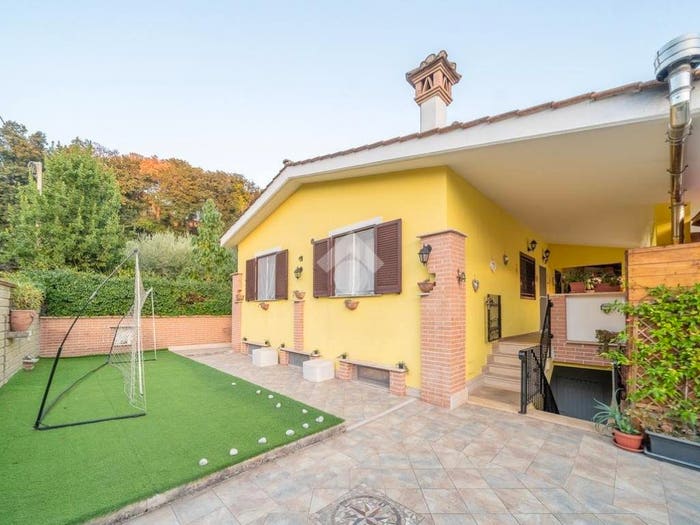 Casa con 6 locali in vendita in Via Cuglieri, Aranova, Fiumicino