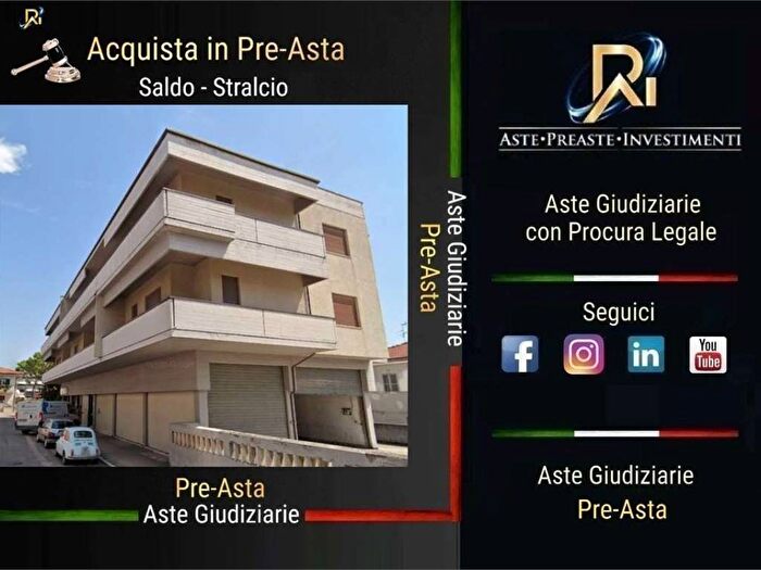 Appartamento con 6 locali in vendita in Via Tirso, Centro, Teramo