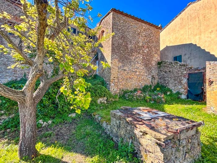 Casa in vendita in Guardistallo