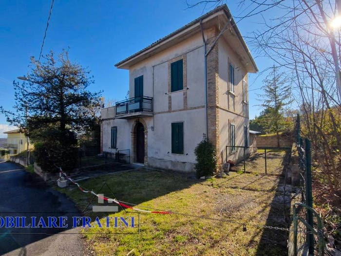 Casa con 5 locali in vendita in Frazione Collebigliano, Collebigliano, Civitella del Tronto