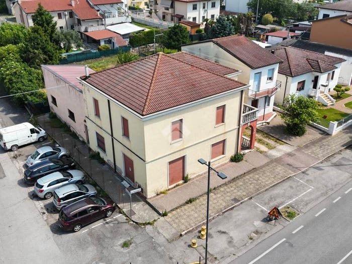 Casa quadrilocale in vendita in Via XX Settembre, Centro, Ronco all'Adige