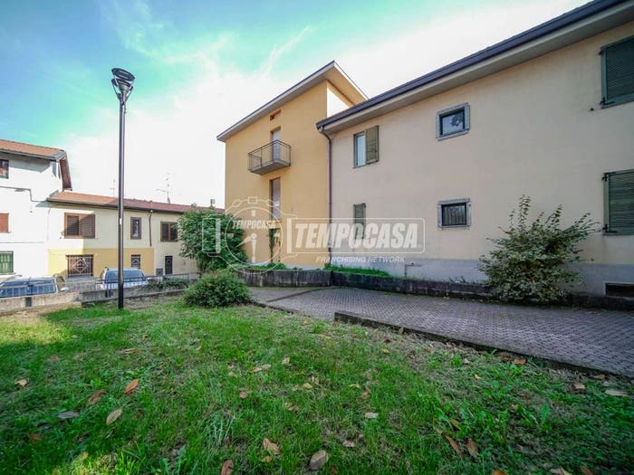 Casa con 6 locali in vendita in Via XX Settembre, Centro, Cairate