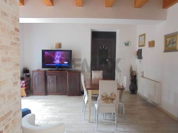 Casa quadrilocale in vendita in VIA SILVIO PELLICO, La Maddalena
