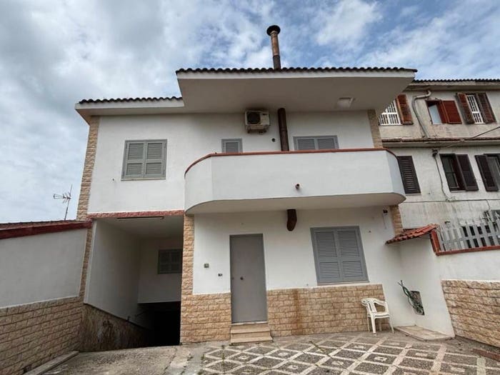 Casa con 5 locali in vendita in Strada Provinciale LicolaPatriaMadonna di Pantano, Asi Ponte Riccio, Giugliano in Campania