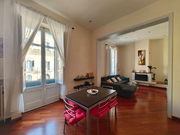 Appartamento con 6 locali in vendita in Piazzetta Giuseppe Pellegrino, Centro Storico, Lecce