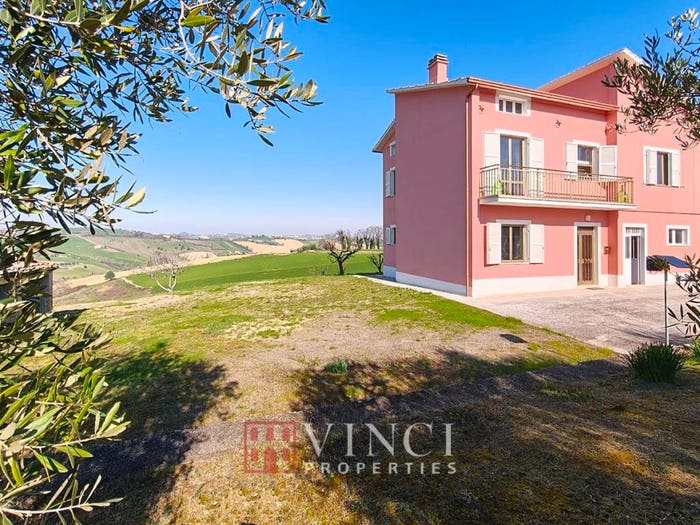 Casa con 5 locali in vendita in Montegiorgio
