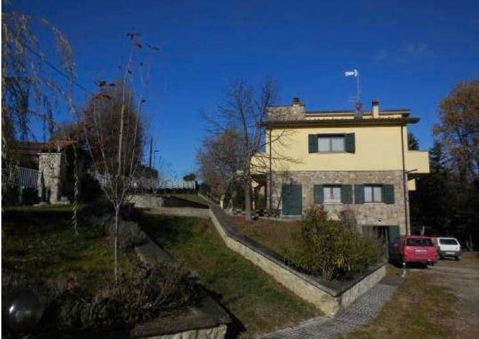 Casa con 6 locali in vendita in Via Giacomo Puccini Loiano BO Italia, Centro, Loiano