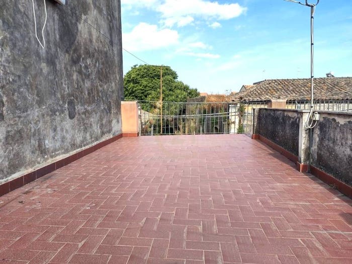 Casa trilocale in vendita in Via Vittorio Emanuele III, Ospedale Sciarelle Aci Platani, Acireale