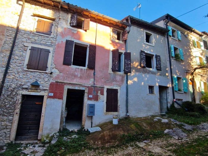 Casa con 6 locali in vendita in Via Sul Vago, Mezzane di Sotto