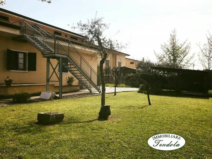 Casa con 6 locali in vendita in Avenza, Carrara