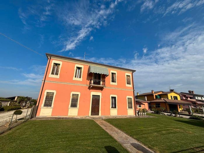 Casa quadrilocale in vendita in Piazzetta G Carducci, Legnago