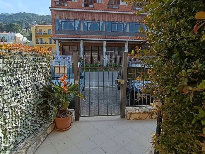 Appartamento quadrilocale in vendita in Via Giovanni Meli No Number, Centro, Cefalù