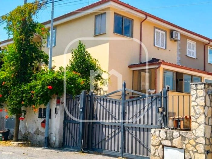 Casa con 5 locali in vendita in Via Bolotana, Rocca Cencia, Roma