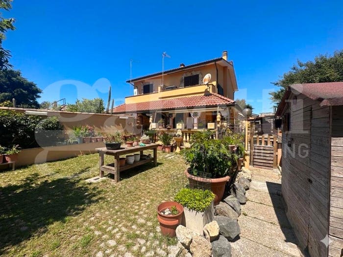 Casa trilocale in vendita in viale corona australe b, Colle Romito, Ardea