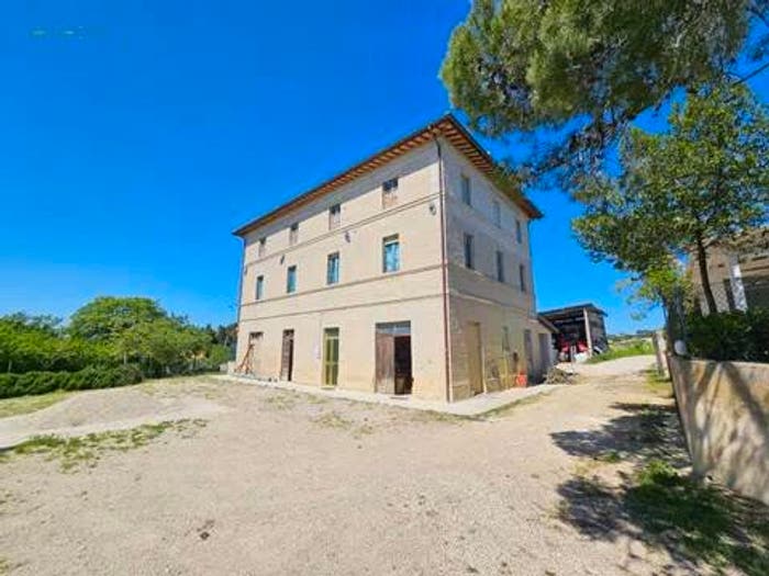 Casa con 6 locali in vendita in Contrada Tesino, Cossignano