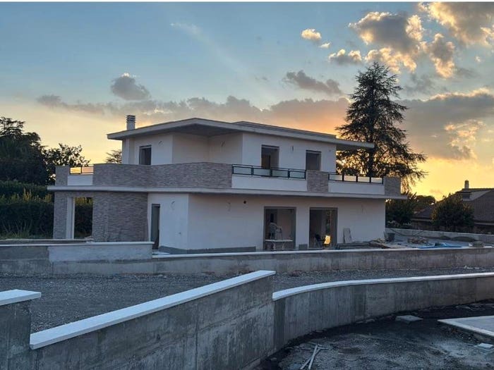 Casa quadrilocale in vendita in Squarciarelli Casalaccio Pratone, Grottaferrata