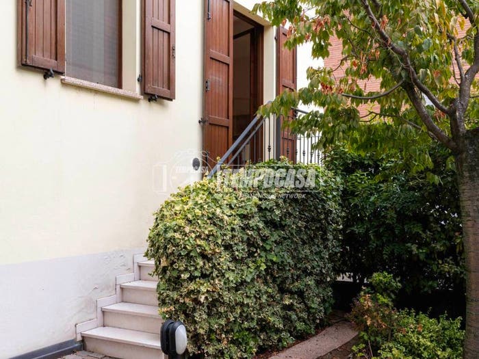 Appartamento con 5 locali in vendita in Via Chiaviche, Centro, Castellarano