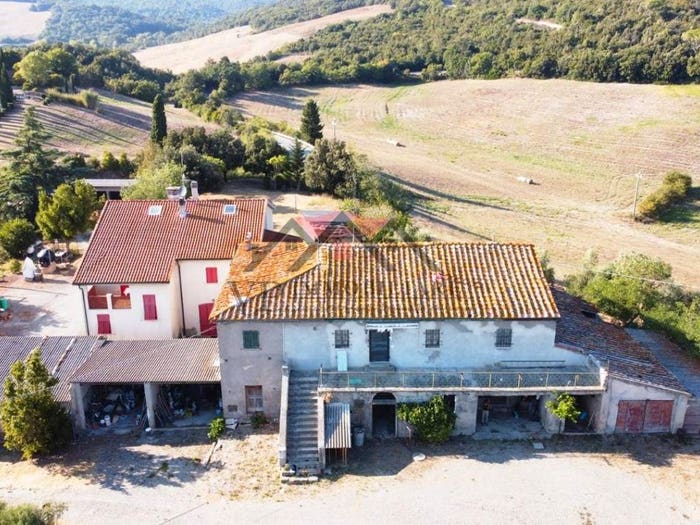 Casa con 6 locali in vendita in Montecatini Val di Cecina, Montecatini Val di Cecina