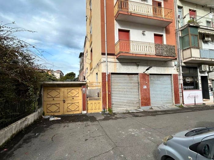 Appartamento trilocale in vendita in Via Michele Lessona, Rapisardi, Catania