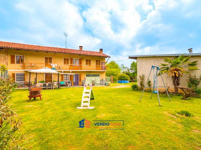 Casa con 5 locali in vendita in Frazione San Giovanni, Cherasco