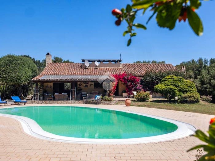 Casa con 6 locali in vendita in Via la Conciaredda, Cugnana, Olbia