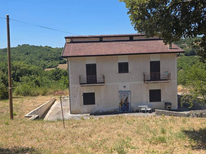 Casa con 6 locali in vendita in Sant'Angelo dei Lombardi