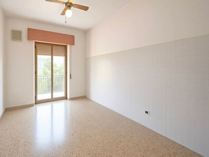 Appartamento trilocale in vendita in Via Raddusa, Borghesiana, Roma