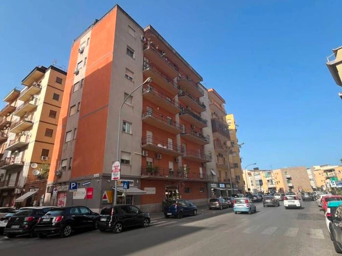 Appartamento quadrilocale in vendita in Via Giovan Battista Lulli, Malaspina, Palermo