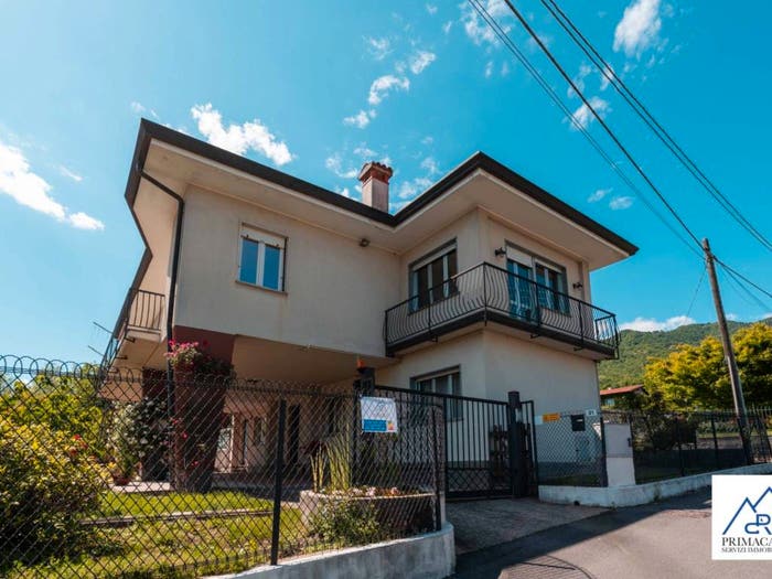 Casa con 6 locali in vendita in Via Guglielmo Marconi, Brenta