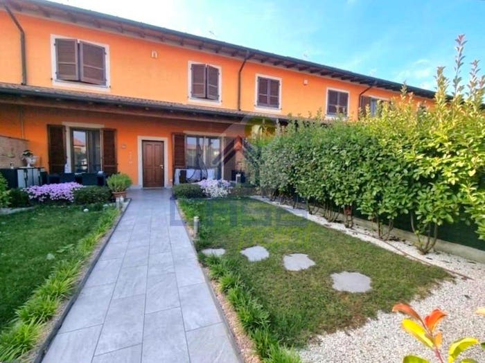 Casa quadrilocale in vendita in PIAZZA FALCONE BORSELLINO, Fornaci, Terranova dei Passerini