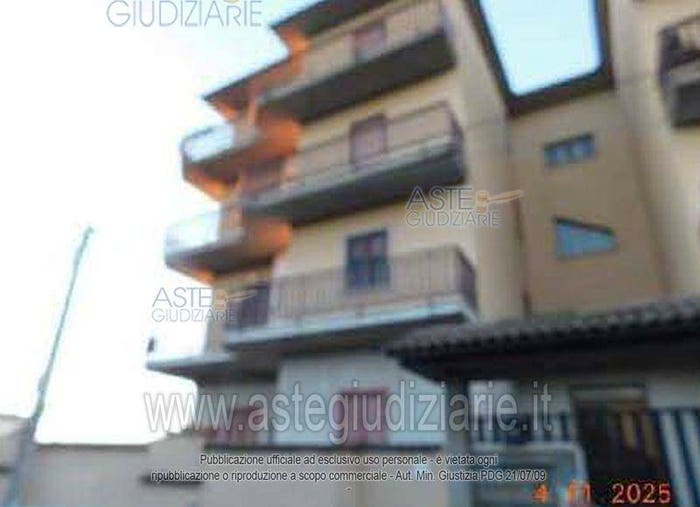 Appartamento trilocale in vendita in Via Ceramida, Rocca Cencia, Roma