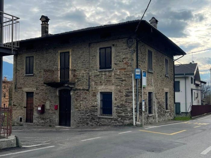 Casa con 6 locali in vendita in Frazione Civo Centro, Centro, Civo