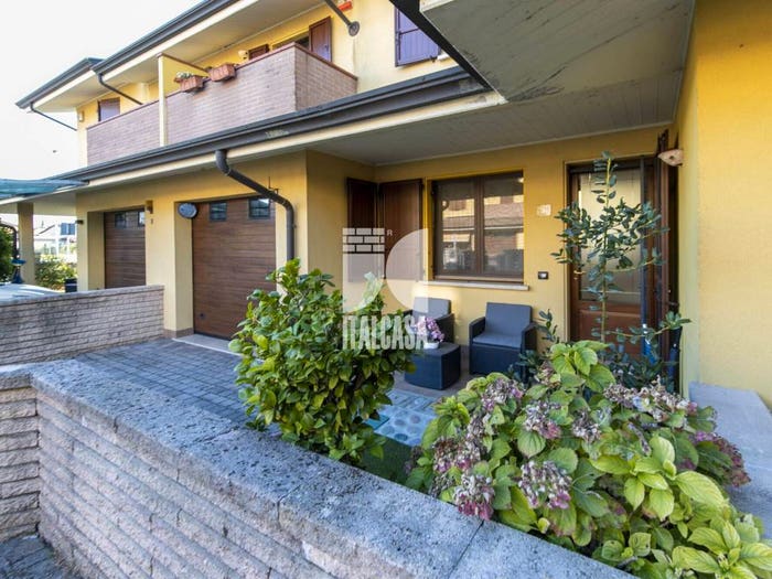 Casa con 6 locali in vendita in via Trebbia, San Giorgio Bigarello