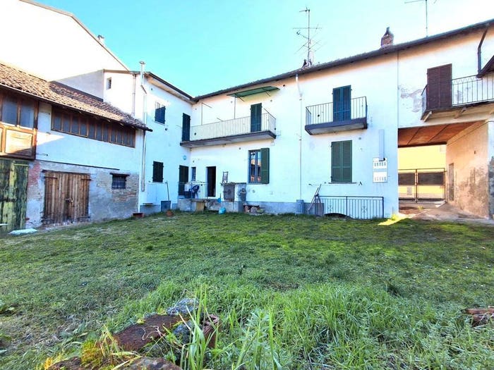 Casa con 6 locali in vendita in CASTEGGIO VIA MANZONI, Centro, Casteggio